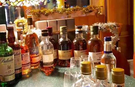 An Aberlour whisky tasting event in the heart of Paris, at “Vin et Whisky” shop